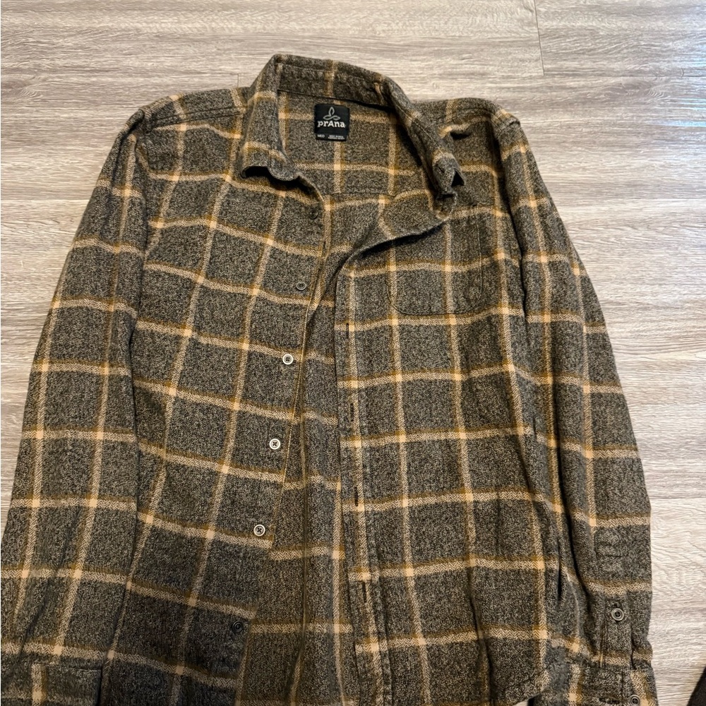 PRANA, MEN'S M, DARK GRAY FLANNEL PLAID, HEAVY PLY, preowned